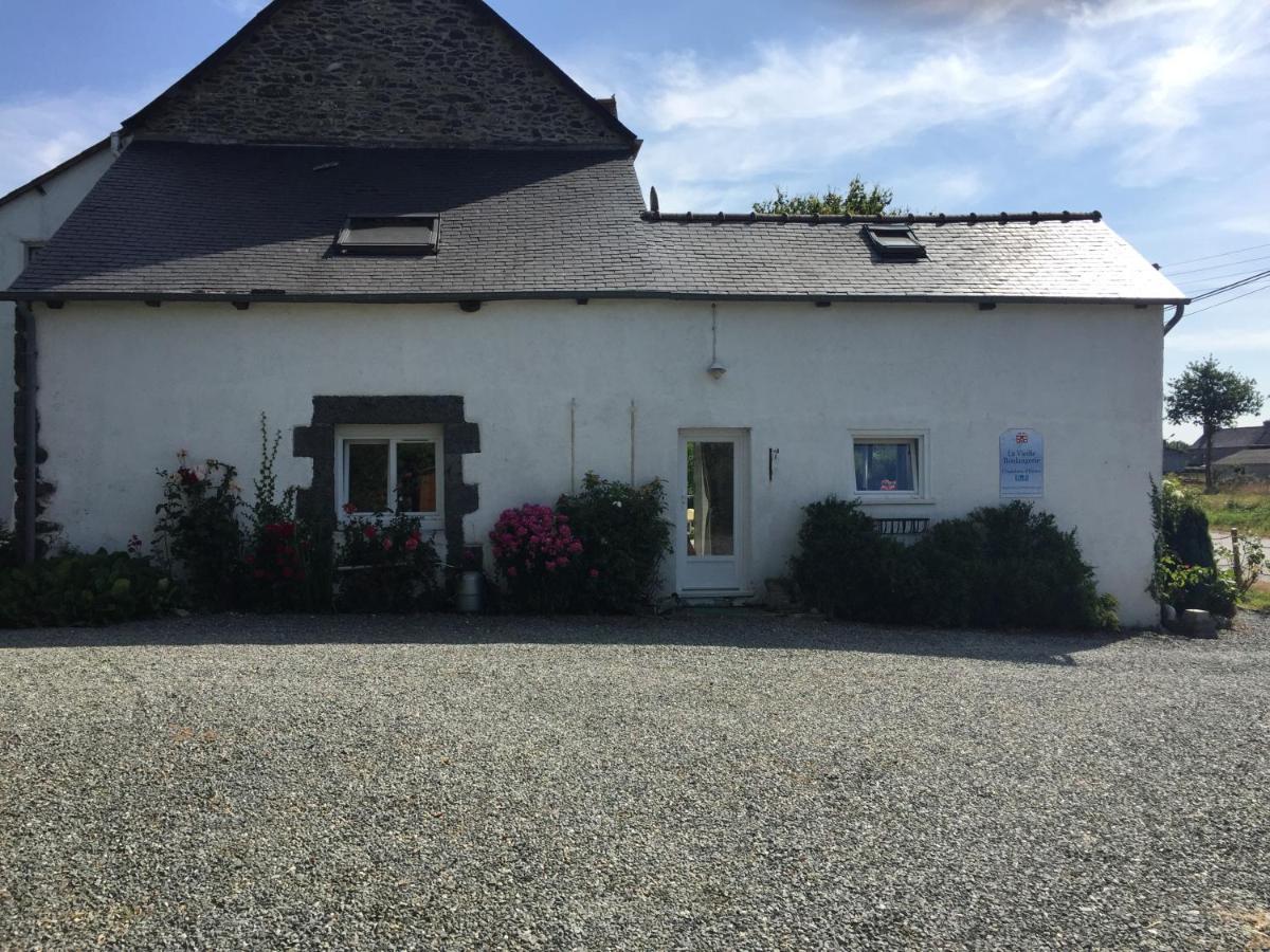 Le Petit Gite Blanc, Langourla Luaran gambar