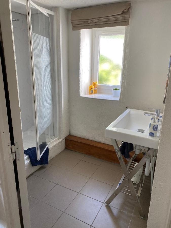Le Petit Gite Blanc, Langourla Luaran gambar